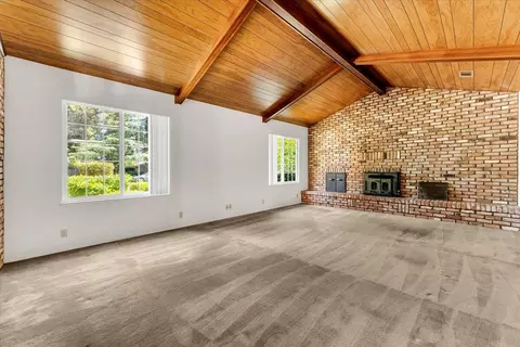 Living - 870 Redbud Dr, Redding, CA 96001 photo 1 of 7
