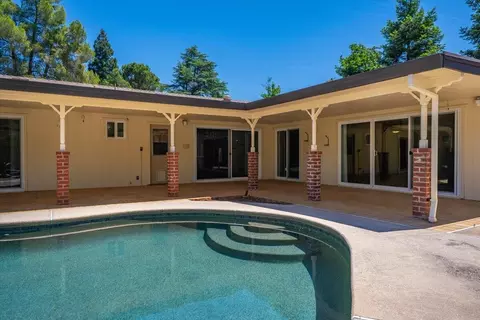 Exterior - 870 Redbud Dr, Redding, CA 96001 photo 22 of 32
