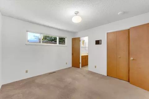 Bedroom - 870 Redbud Dr, Redding, CA 96001 photo 4 of 8