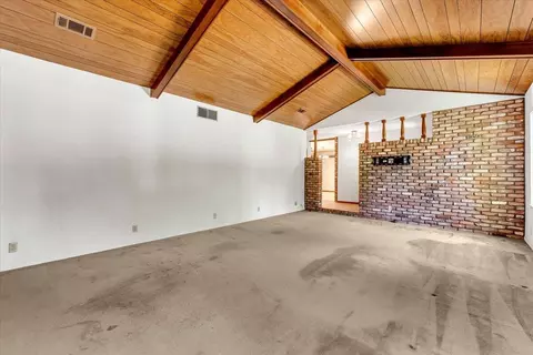 Living - 870 Redbud Dr, Redding, CA 96001 photo 2 of 7