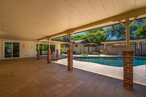 Exterior - 870 Redbud Dr, Redding, CA 96001 photo 15 of 32