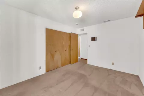 Bedroom - 870 Redbud Dr, Redding, CA 96001 photo 6 of 8