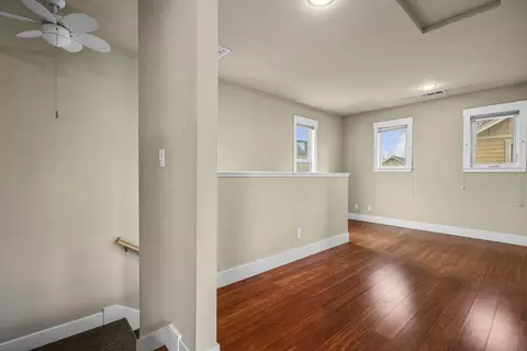 Living - 864 Kite Ln, Redding, CA 96001 photo 4 of 4