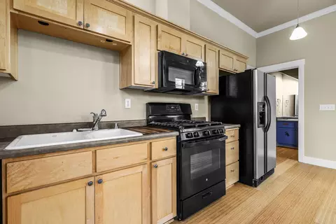 Kitchen - 864 Kite Ln, Redding, CA 96001 photo 1 of 1