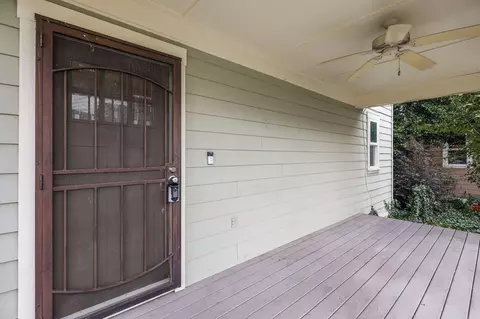 Exterior - 864 Kite Ln, Redding, CA 96001 photo 2 of 2