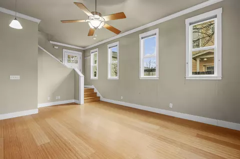 Living - 864 Kite Ln, Redding, CA 96001 photo 2 of 4