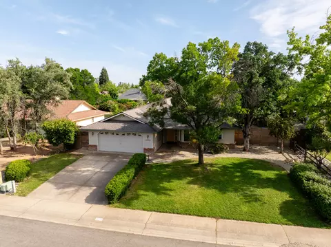 View/Area - 3073 Sunglow Dr, Redding, CA 96001 photo 3 of 4