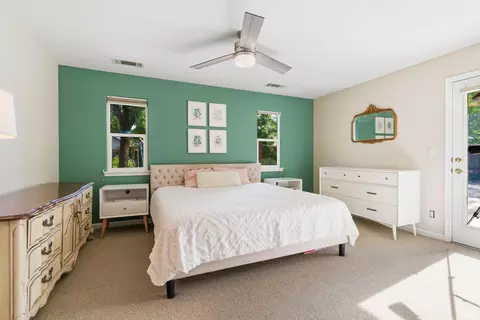 Bedroom - 3073 Sunglow Dr, Redding, CA 96001 photo 5 of 7