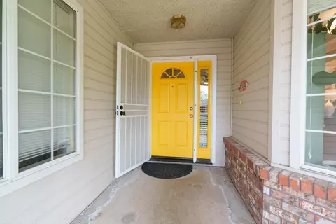 Entry Way - 3073 Sunglow Dr, Redding, CA 96001 photo 1 of 2