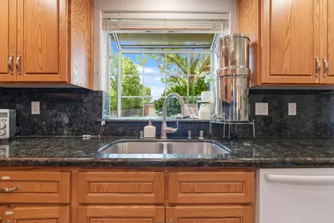 Kitchen - 3073 Sunglow Dr, Redding, CA 96001 photo 3 of 5