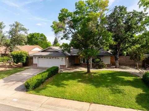 3073 Sunglow Dr, Redding, CA 96001