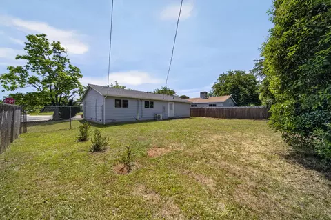 Exterior - 2490 Galaxy Way, Redding, CA 96002 photo 3 of 10