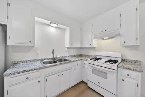 Kitchen - 2490 Galaxy Way, Redding, CA 96002 photo 2 of 3