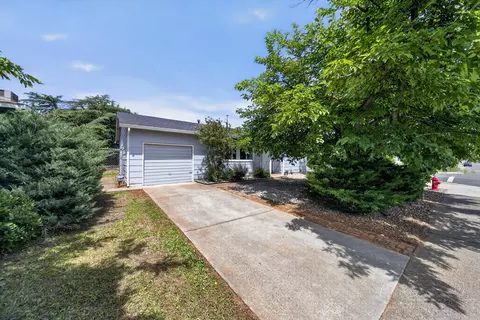 Exterior - 2490 Galaxy Way, Redding, CA 96002 photo 2 of 10