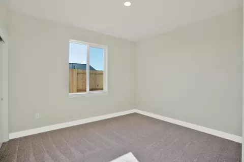 Bedroom - 5172 Merced, Redding, CA 96002 photo 3 of 5