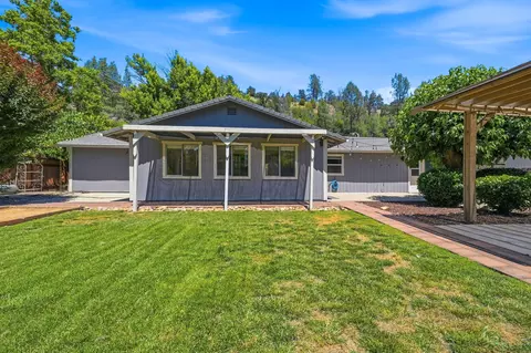 Exterior - 2661 Snow Ln, Redding, CA 96003 photo 8 of 12