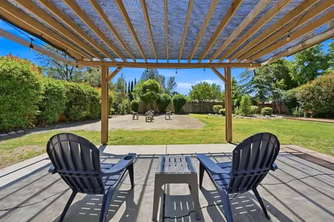 Exterior - 2661 Snow Ln, Redding, CA 96003 photo 5 of 12