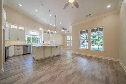 Living - 2091 Oshea Way, Redding, CA 96003 photo 6 of 8