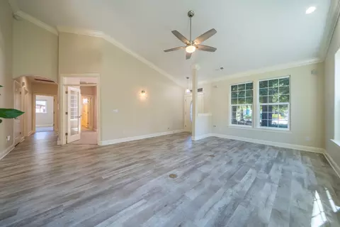 Living - 2091 Oshea Way, Redding, CA 96003 photo 2 of 8