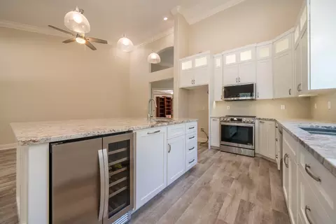 Kitchen - 2091 Oshea Way, Redding, CA 96003 photo 5 of 5