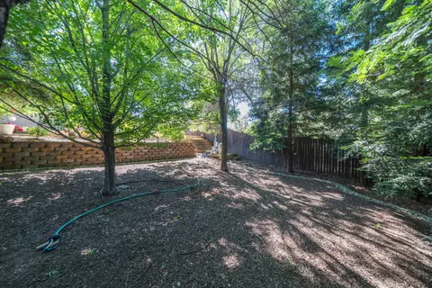 Exterior - 2091 Oshea Way, Redding, CA 96003 photo 17 of 21