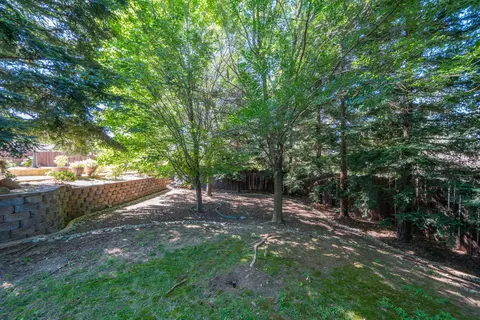 Exterior - 2091 Oshea Way, Redding, CA 96003 photo 15 of 21