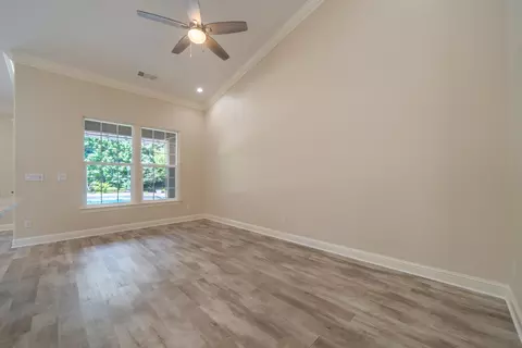 Living - 2091 Oshea Way, Redding, CA 96003 photo 5 of 8