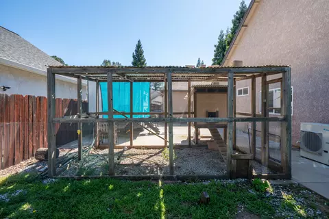 Exterior - 2091 Oshea Way, Redding, CA 96003 photo 18 of 21