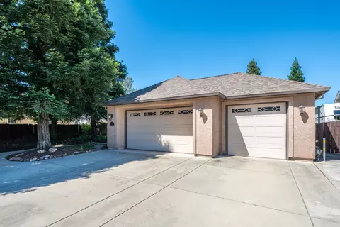 Exterior - 2091 Oshea Way, Redding, CA 96003 photo 3 of 21