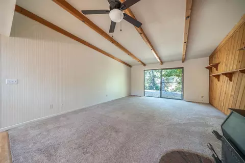 Living - 8751 Goldstone Ln, Redding, CA 96001 photo 3 of 6