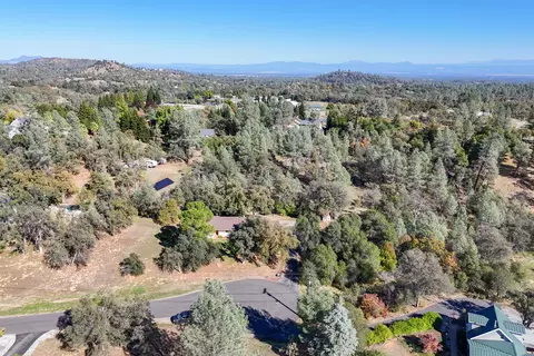 View/Area - 8751 Goldstone Ln, Redding, CA 96001 photo 5 of 10