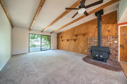 Living - 8751 Goldstone Ln, Redding, CA 96001 photo 4 of 6