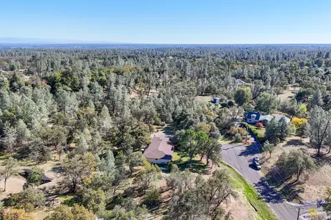 View/Area - 8751 Goldstone Ln, Redding, CA 96001 photo 7 of 10