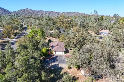 View/Area - 8751 Goldstone Ln, Redding, CA 96001 photo 1 of 10