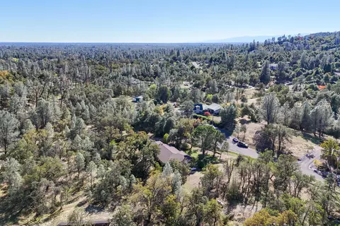 View/Area - 8751 Goldstone Ln, Redding, CA 96001 photo 8 of 10
