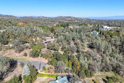 View/Area - 8751 Goldstone Ln, Redding, CA 96001 photo 4 of 10