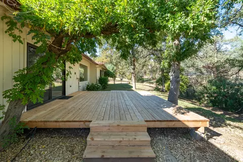 Exterior - 8751 Goldstone Ln, Redding, CA 96001 photo 5 of 19