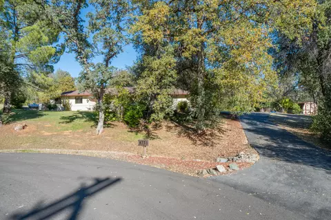 Exterior - 8751 Goldstone Ln, Redding, CA 96001 photo 4 of 19