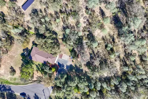 View/Area - 8751 Goldstone Ln, Redding, CA 96001 photo 3 of 10