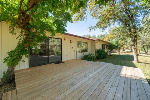 Exterior - 8751 Goldstone Ln, Redding, CA 96001 photo 6 of 19