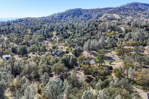 View/Area - 8751 Goldstone Ln, Redding, CA 96001 photo 9 of 10