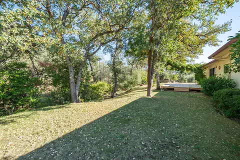 Exterior - 8751 Goldstone Ln, Redding, CA 96001 photo 8 of 19