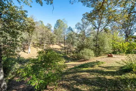 Exterior - 8751 Goldstone Ln, Redding, CA 96001 photo 13 of 19