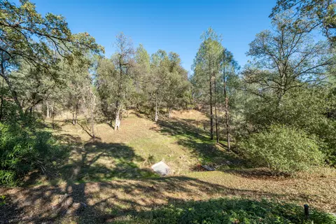 Exterior - 8751 Goldstone Ln, Redding, CA 96001 photo 14 of 19