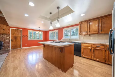Kitchen - 8751 Goldstone Ln, Redding, CA 96001 photo 2 of 4