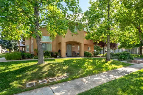 1299 Heavenly Oak Ln, Redding, CA 96002