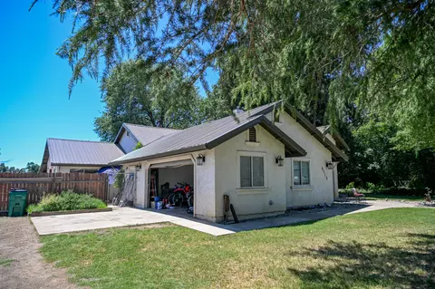 Exterior - 8113 Churn Creek Rd, Redding, CA 96002 photo 5 of 9