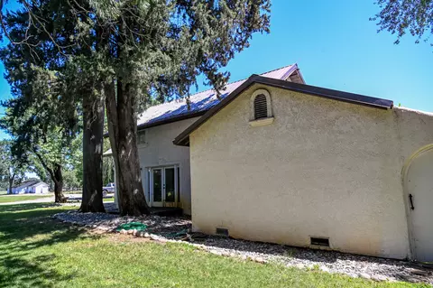 Exterior - 8113 Churn Creek Rd, Redding, CA 96002 photo 3 of 9