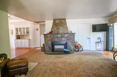 Living - 8113 Churn Creek Rd, Redding, CA 96002 photo 5 of 6