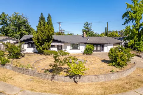 3400 Panorama Dr, Redding, CA 96003